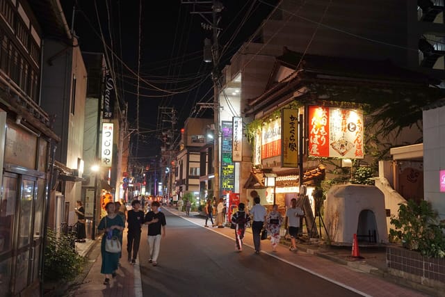 川反の夜の様子