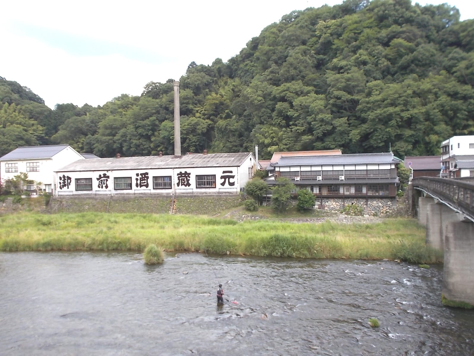 辻本店の西蔵と旧岡野屋旅館