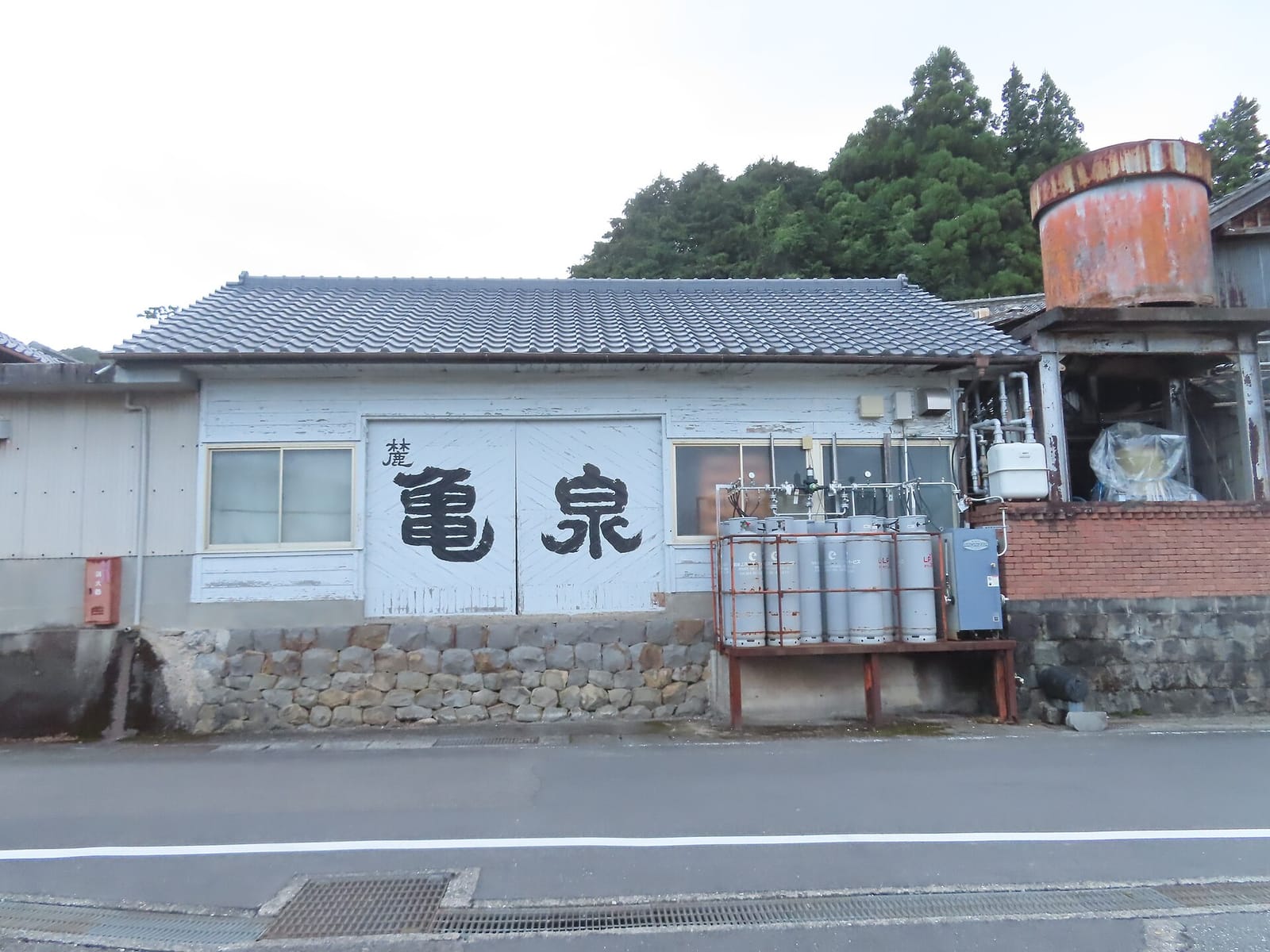亀泉酒造の外観