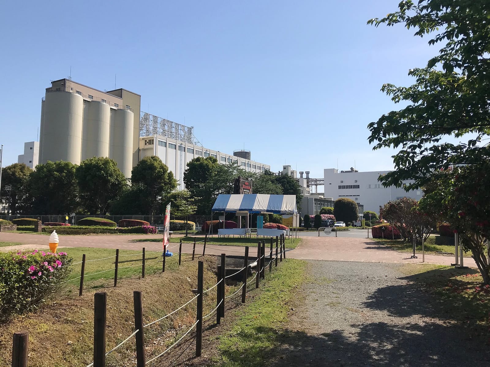 キリンビアファームから望むキリンビール福岡工場