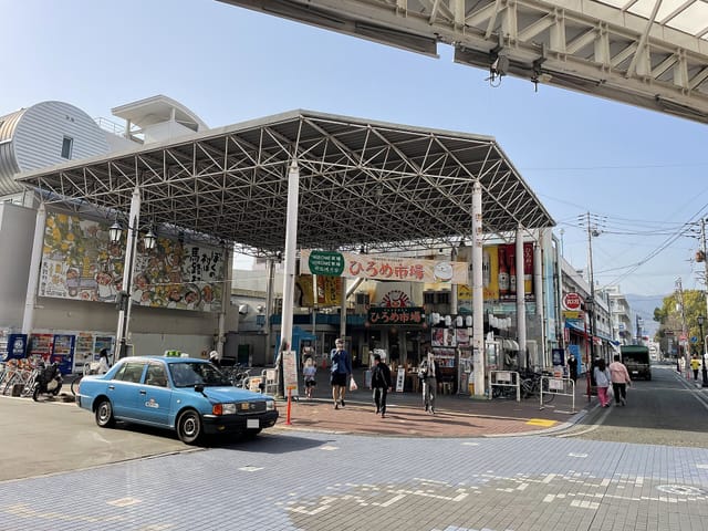 ひろめ市場の店内