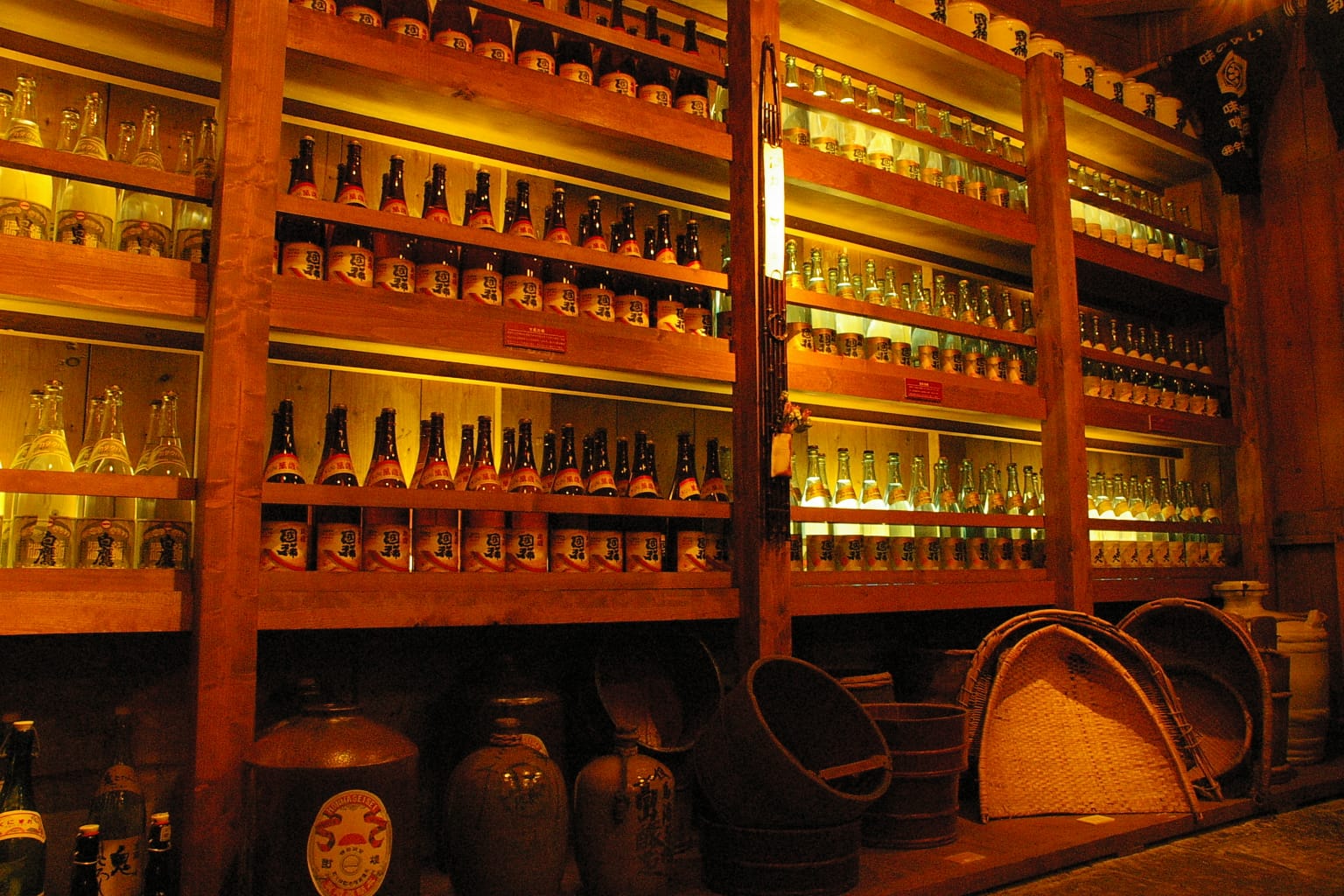 国稀酒造の酒蔵に並ぶ建物
