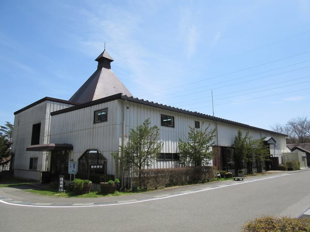 三角屋根の建物（マルス信州蒸溜所）