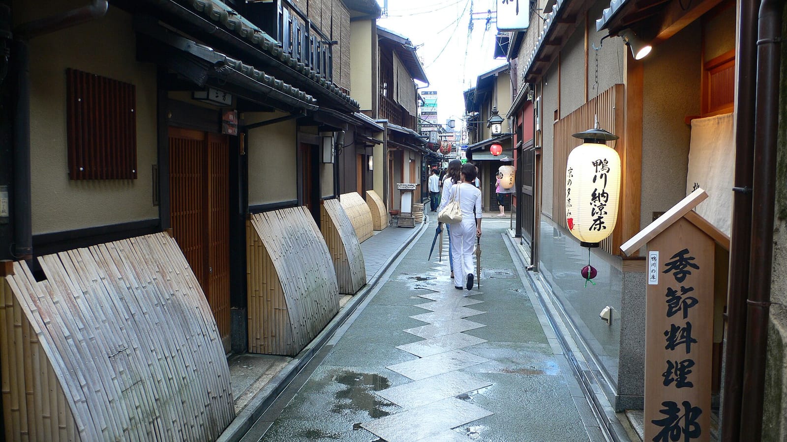 鍋屋町付近の先斗町