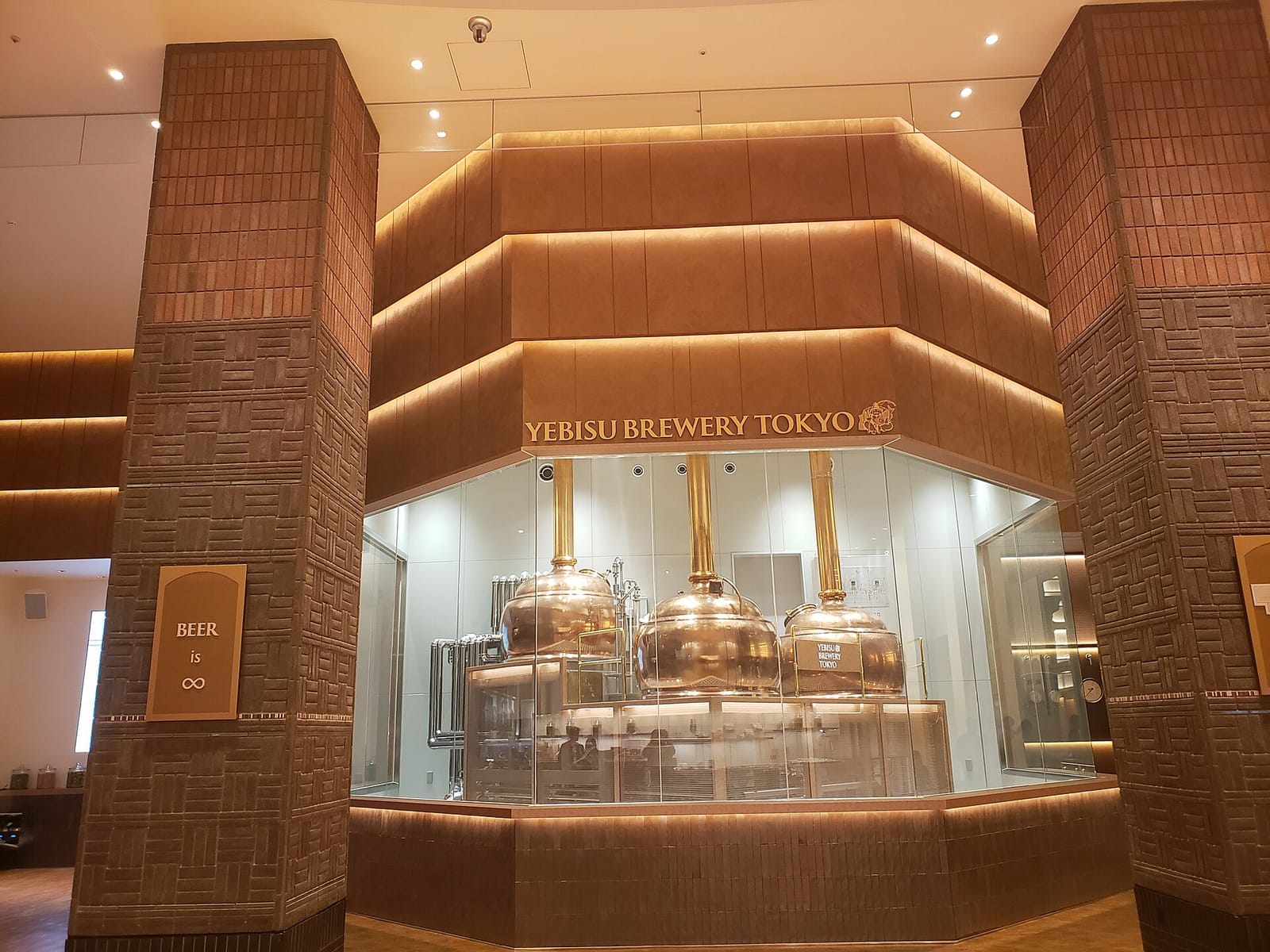 YEBISU BREWERY TOKYOの店内